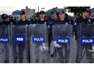 İzmir’de terör operasyonu: 10 gözaltı