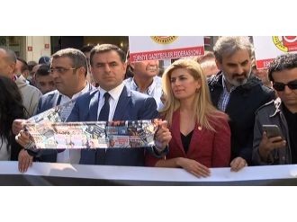 Gazeteciler Ahmet Hakan için yürüdü