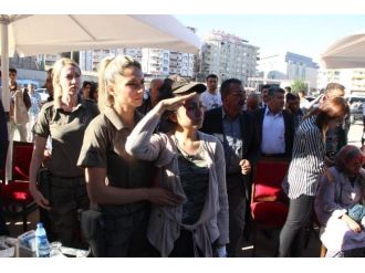 Şehit nişanlısını selamla uğurladı