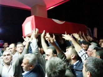 Şehit polisin cenazesi baba ocağında