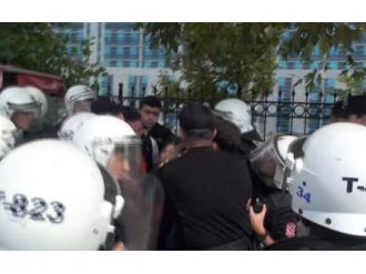 Adliye önünde gerginlik