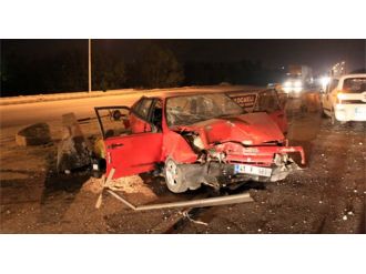 Kontrolden çıkan araç beton bariyerleri parçaladı: 1 yaralı