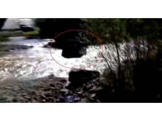 Cip nehri geçemedi: Sürücü öldü !