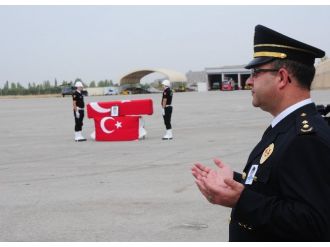 Şehit polisin naaşı memleketine uğurlandı