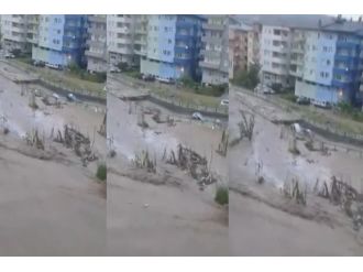 Otomobilini kurtarmak isterken canından oluyordu