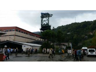 Madendeki yangın sürüyor, müessese boşaltıldı