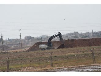 Suriye sınırına hendek