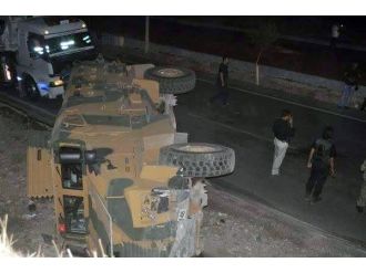 Askeri araç kaza yaptı: 13 yaralı