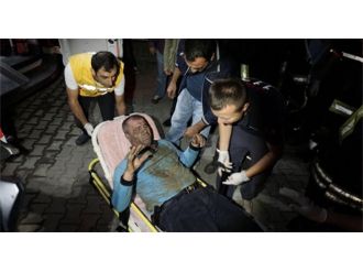 Söndürdüğü bina üzerine çöktü!