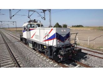 Milli elektrikli lokomotif raylara iniyor