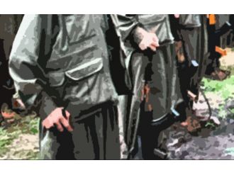 Diyarbakır’da teröristler okula bomba attı