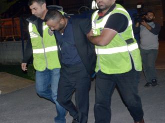 150 lastiği ’aşk acısından’ kesmiş !