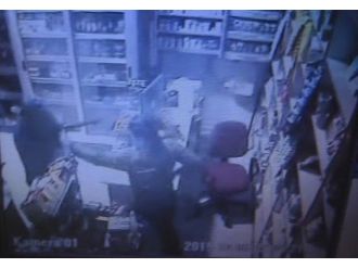 Pompalı tüfekle soygun güvenlik kamerasında