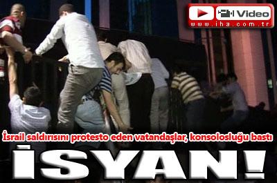 Vatandaşlar İsrail konsolosluğuna akın etti 