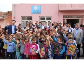 AK Parti’den Diyarbakır’daki 3 bin öğrenciye kırtasiye desteği