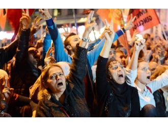 Taksim’de ’patlama’ protestosu