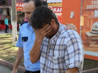 Aldatan karısını bağlayıp köpek tasmasıyla dövdü