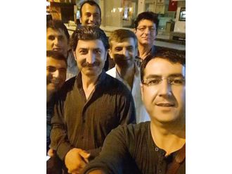 Kameraya böyle gülümsemişlerdi