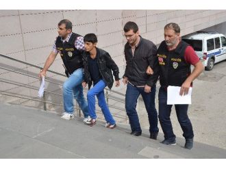 Hem camiiyi kundakladılar hem de yardım paralarını çaldılar