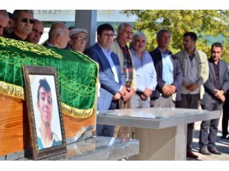 Mitinge ailesinden habersiz gitmiş