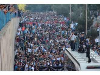 Diyarbakır’da olaylı gösteri