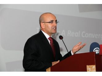 "Türkiye tüm olumsuzluklara rağmen büyüyor"