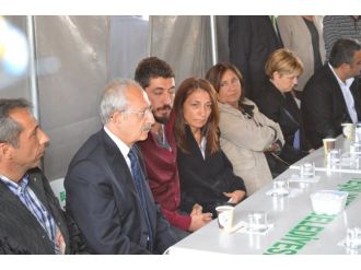 Acılı aileleri ziyaret etti