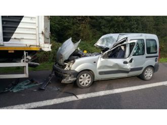 TIR’a çarpan araçtaki 2 kişi öldü