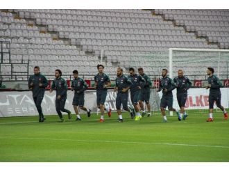 Milliler İzlanda maçına hazır