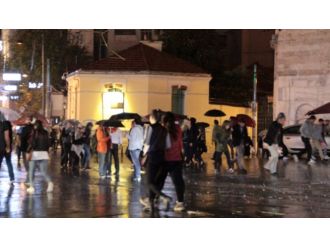 Mega kentte yağış etkili oldu