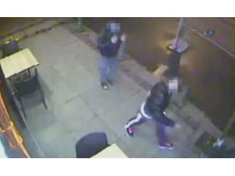 Genç kıza laf attı, canından oldu