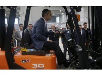 Spor Bakanı forklift kullandı