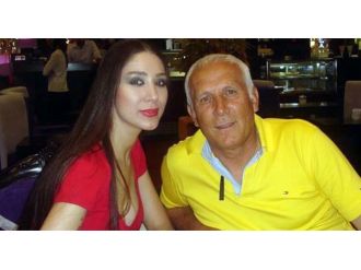 Ünlü mankenin babası ölü bulundu!
