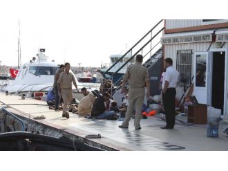 Kaçak göçmen teknesi battı: 3 kişi kayıp