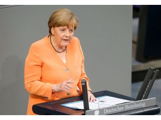 Merkel: Türkiye mülteci krizinde...