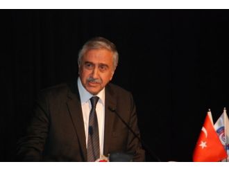 KKTC Cumhurbaşkanı üniversitede ders verdi