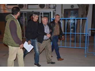 Eşini defalarca bıçaklayarak öldürdü