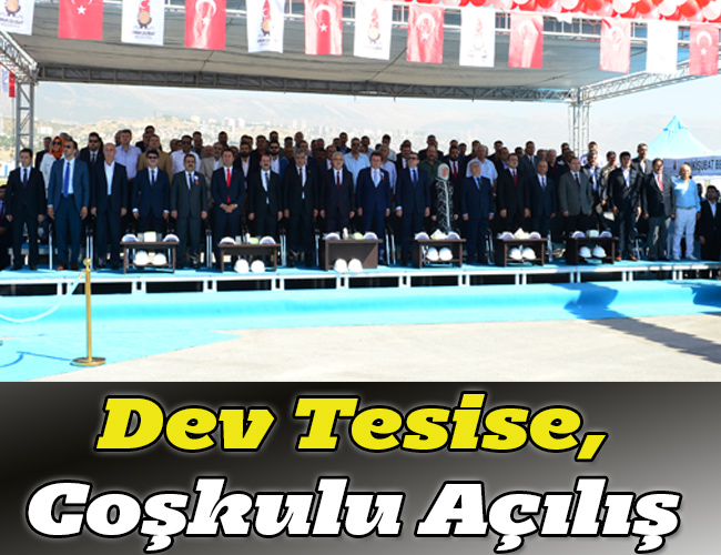 Dev Tesise, Coşkulu Açılış