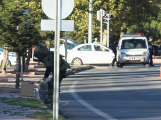 Şüpheli paket bile rahatlarını bozamadı