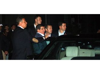 Davutoğlu’ndan vurulan belediye başkanına ziyaret