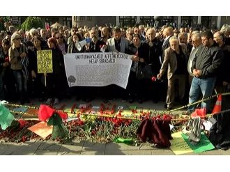 Terör saldırısında ölenler gar önünde anıldı