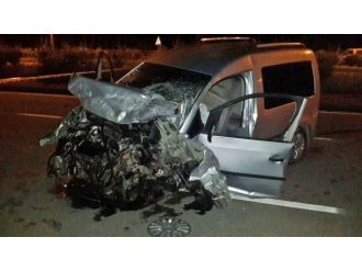 Araçlar hurdaya döndü: 2 ölü, 5 yaralı