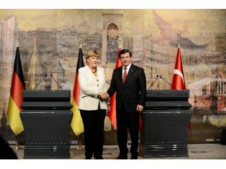 Merkel: "Ciddi bir insan akımı sözkonusu"