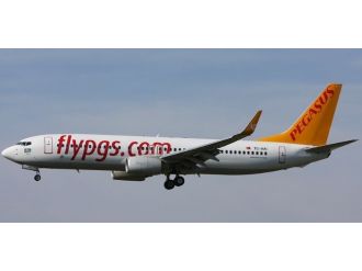 Yolcu uçağı acil iniş yaptı