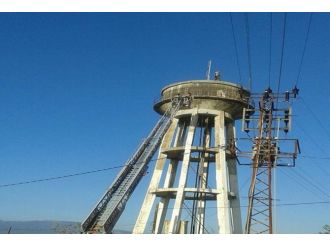 Su kulesinden atlamaya kalktı !