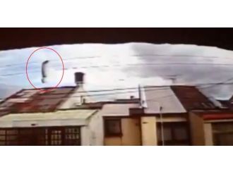 Uçağın fırına çarptığı anlar kamerada !