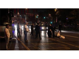 Yolun karşısına geçmek isterken canından oldu