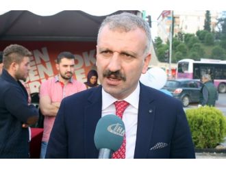 "Biz el uzattık, Bahçeli elini yumruk yaptı"
