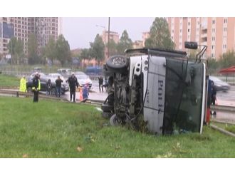 Çevik kuvvet otobüsü devrildi