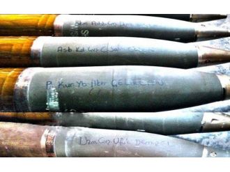 Şehitlerin isimleri yazılıyor